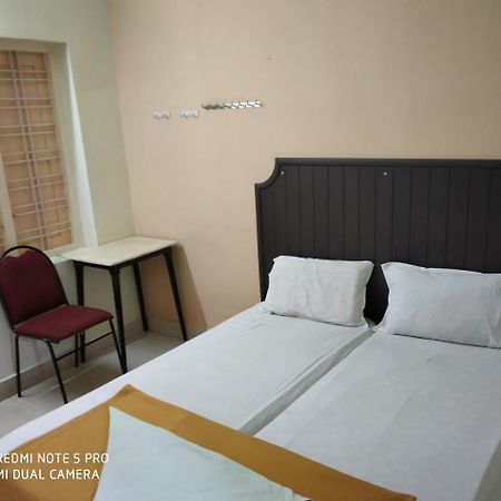 Hotel Woodlands Chottanikara Zewnętrze zdjęcie